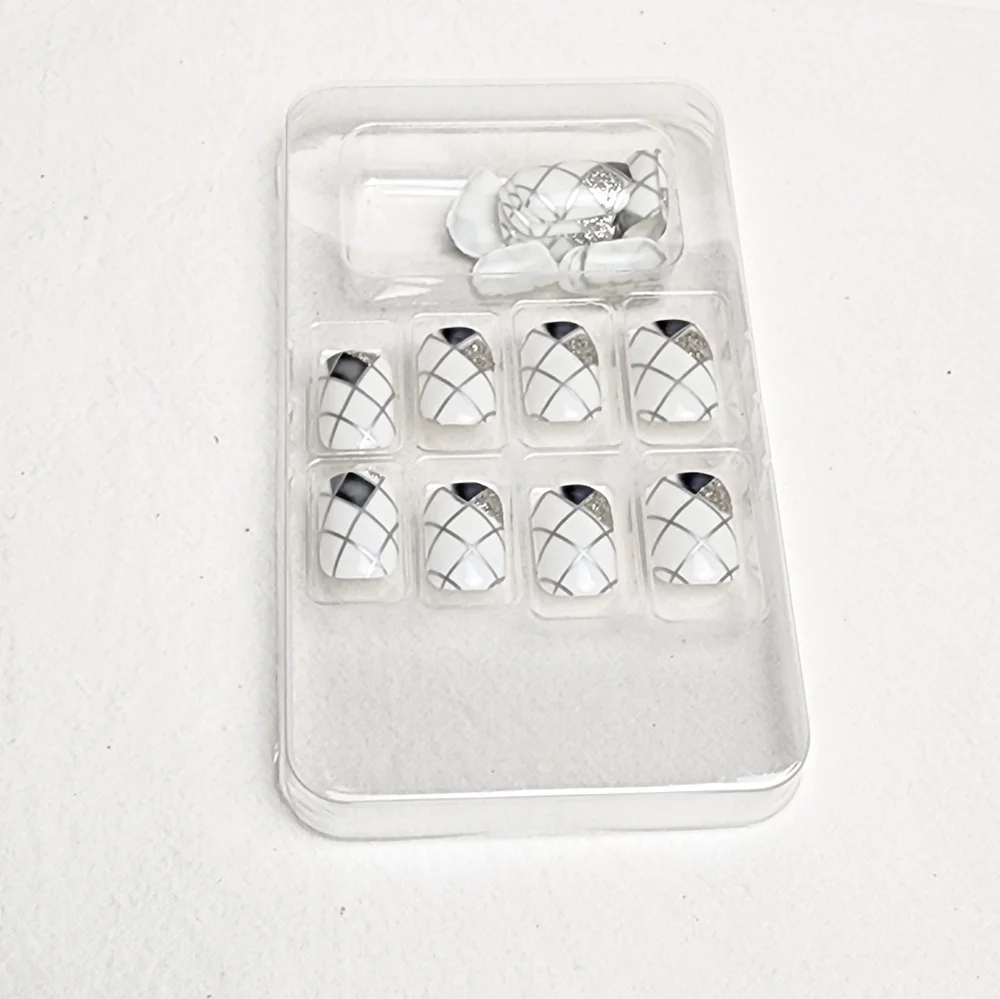 24 Pieces Fake Press On Nails
